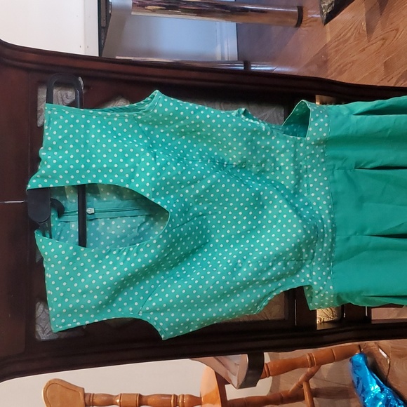 Dress - Picture 3 of 3